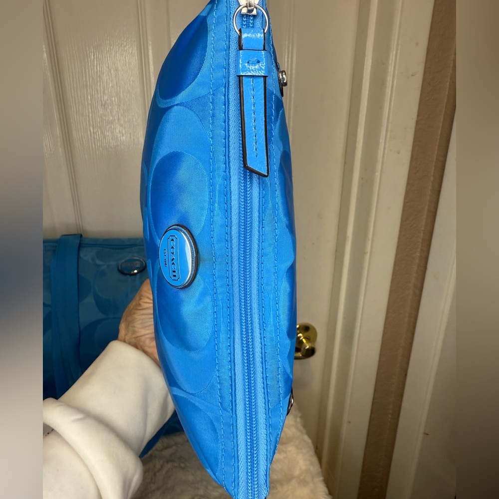 COACH GETAWAY SIGNATURE NYLON PACKABLE WEEKENDER BAG TOTE & POUCH BLUE F77321 - Picture 5 of 16